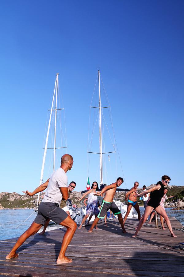 Отель Touring Club Italiano - La Maddalena Ла-Маддалена Экстерьер фото